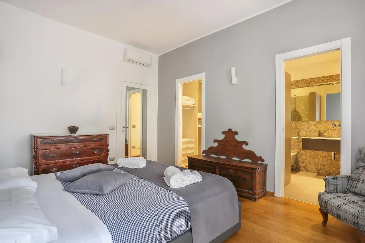 Luxury Pontevecchio Duplex 5 Stars Apartment Florence